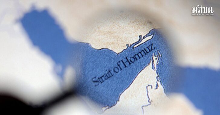 FILE PHOTO: Illustration shows map showing the Strait of Hormuz and Iran