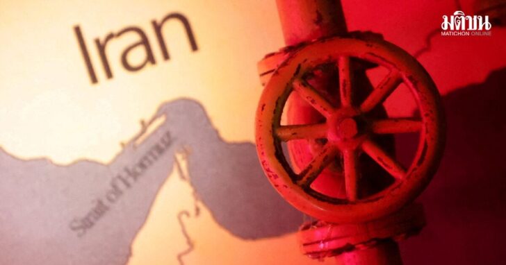 FILE PHOTO: Illustration shows map showing the Strait of Hormuz, Iran and 3D printed oil pipeline
