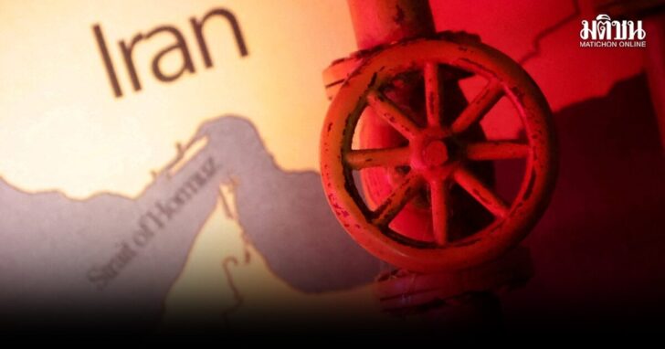FILE PHOTO: Illustration shows map showing the Strait of Hormuz, Iran and 3D printed oil pipeline