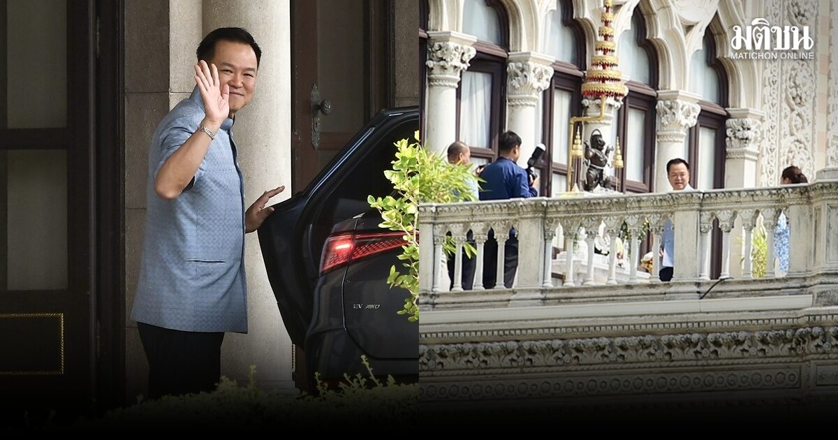 อนุทิน โบกมือทักทายสื่อ ขึ้นตึกไทย สักการะองค์นรสิงห์จำลอง ก่อนปฏิบัติหน้าที่ตามปกติ