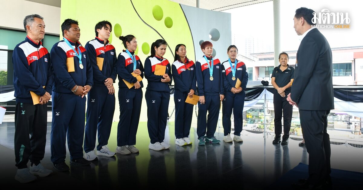 ‘สุชัย’ แจกอัดฉีดเทนนิสสาวทีมชาติไทย ลั่นลุย อชก.ต่อ