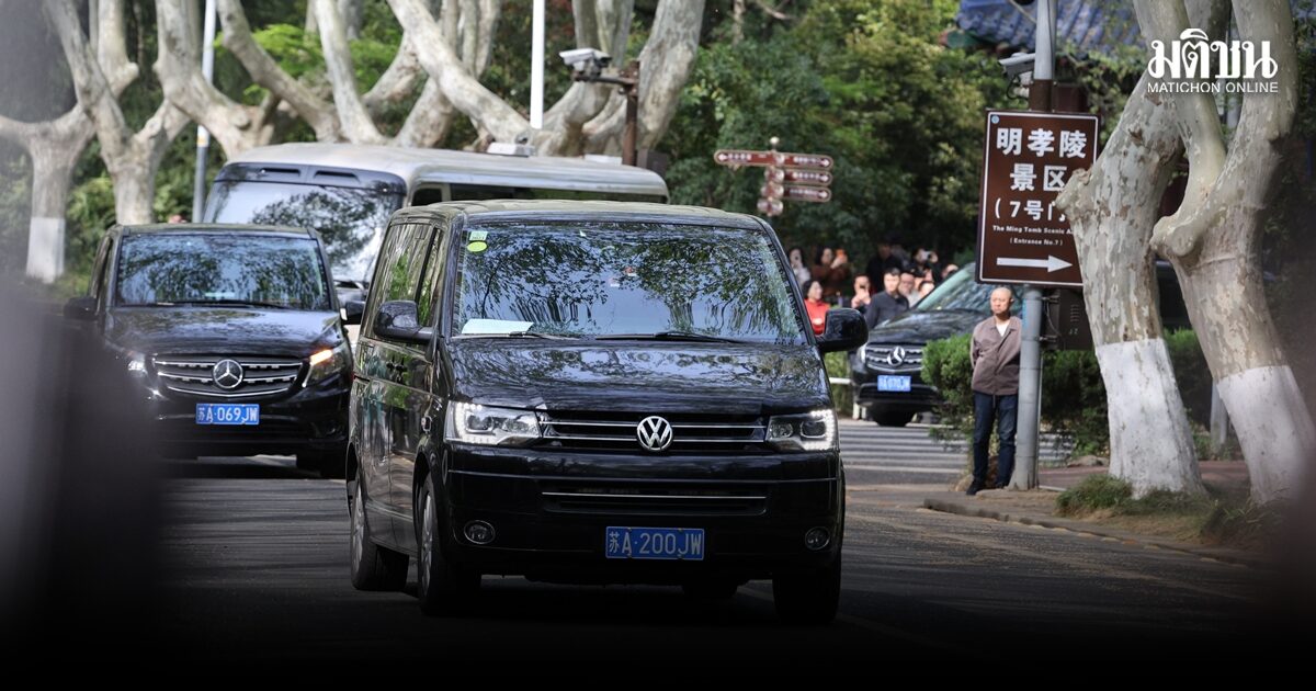 ประธานก๊กมินตั๋งลั่น สืบสานจิตวิญญาณซุน ยัตเซ็น วางมาลัยสุสานในหนานจิง