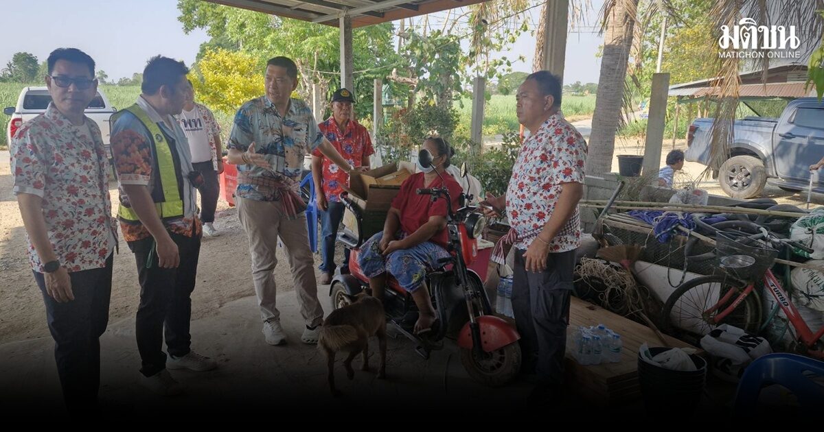 นิกร รมว.พม.-สสจ.โคราช ตรวจสุขภาพปชช. หลังไฟไหม้โรงงานน้ำตาล ล่าสุดคุมเพลิงได้ แต่ยังดับไม่สนิท