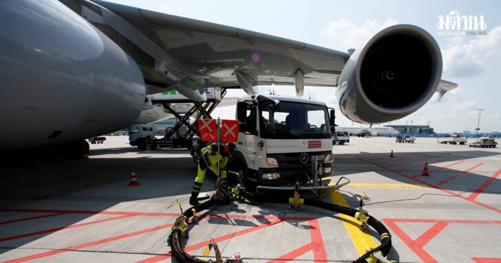 FILE PHOTO: Trump says US has plenty of jet fuel for Europe, market disagrees