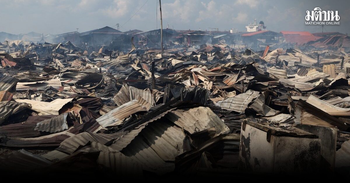 ทะเลเพลิง! ไฟผลาญวอดบ้านนับ 1,000 หลัง หมู่บ้านกลางน้ำ ชายฝั่งมาเลเซีย (คลิป)