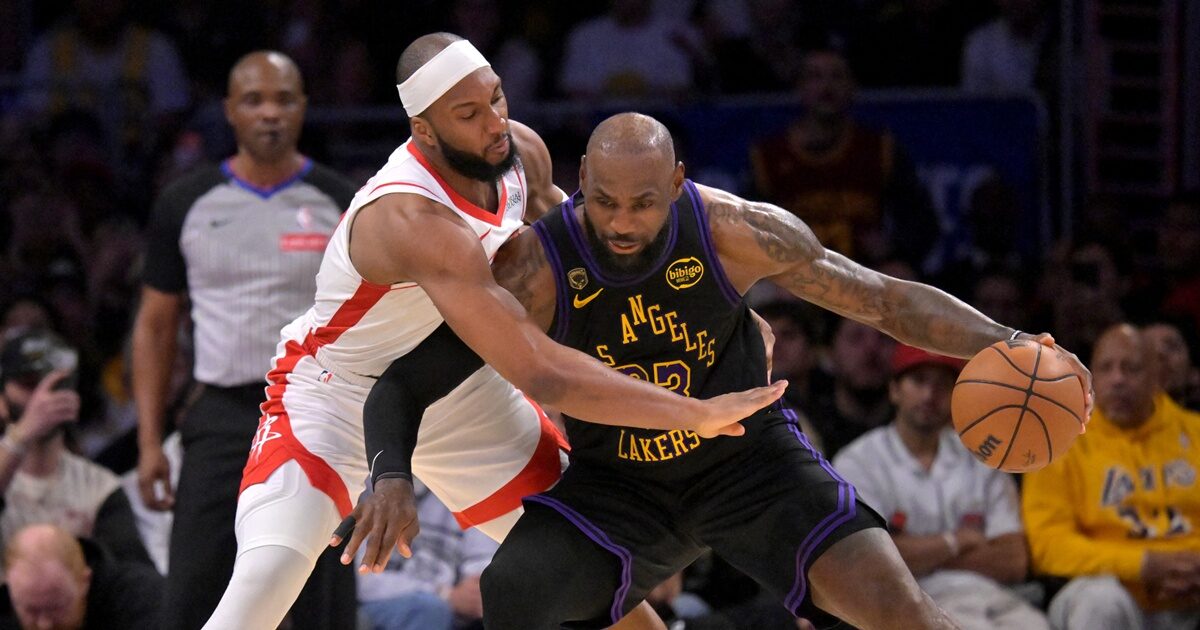 เลอบรอนชู้ต 28 แต้ม พาเลเกอร์สชนะร็อคเกตส์ 101-94 นำ 2-0 เกม