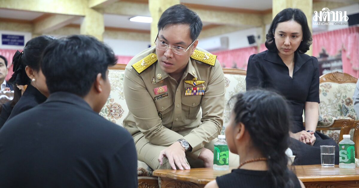 อัครนันท์ ยกย่อง ครูปภัสรา เหยื่อเหตุกราดยิง เป็นผู้มีจิตวิญญาณครู มอบทุนเยียวยาบุตร