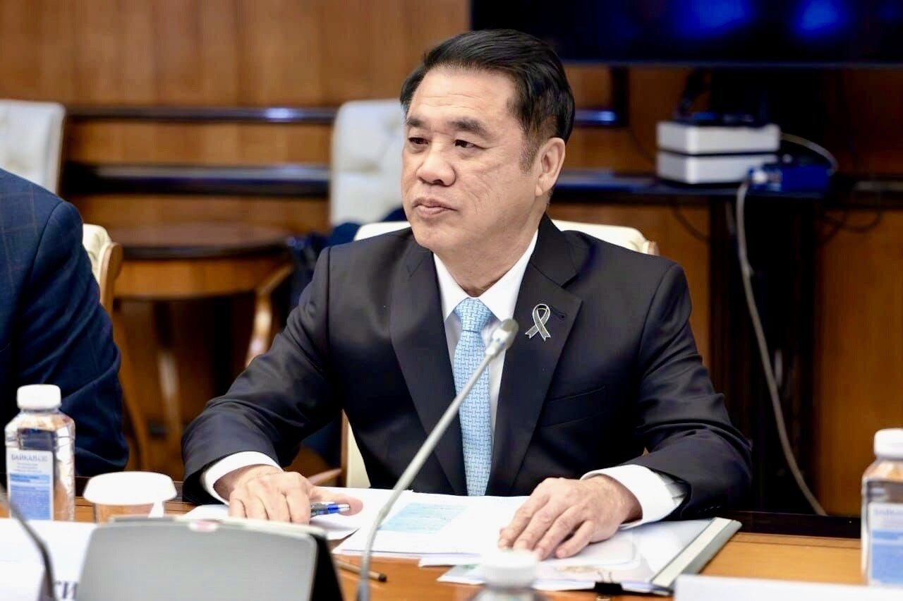 สุริยะถกรัสเซีย