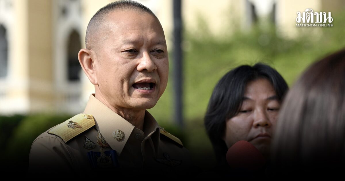 เลขาฯพิพัฒน์ ไหว้สิ่งศักดิ์สิทธิ์ทำเนียบ ชี้ลุยแลนด์บริดจ์ เชื่อคนไทยได้ประโยชน์ แย้มเล็งลดค่าทางด่วน