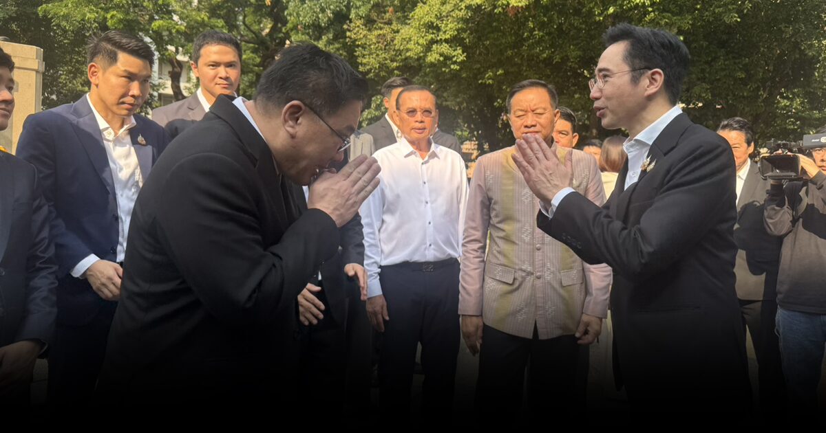 หนิม-ส.ส.เพื่อไทย โผล่ให้กำลังใจ ยศชนัน เข้ารับตำแหน่งรมว.อว. ย้ำทุกกระทรวงทำงานเนื้อเดียวกัน