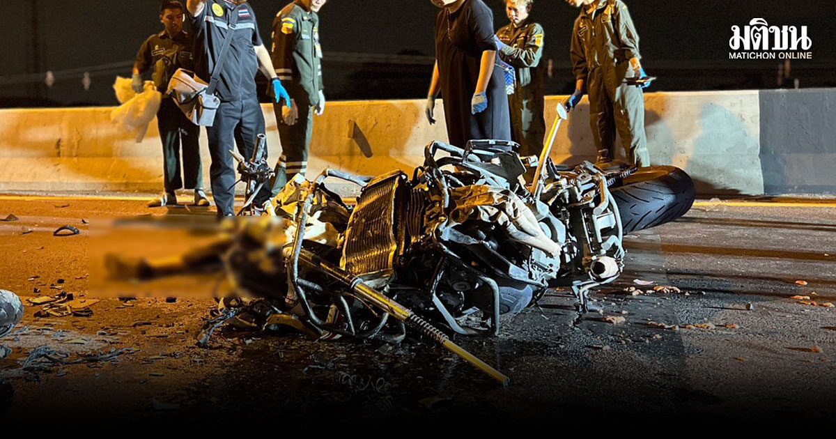 สลด บิ๊กไบค์พุ่งอัดท้ายพ่วง 22 ล้อ รถพังยับหนุ่ม 34 ดับคาที่