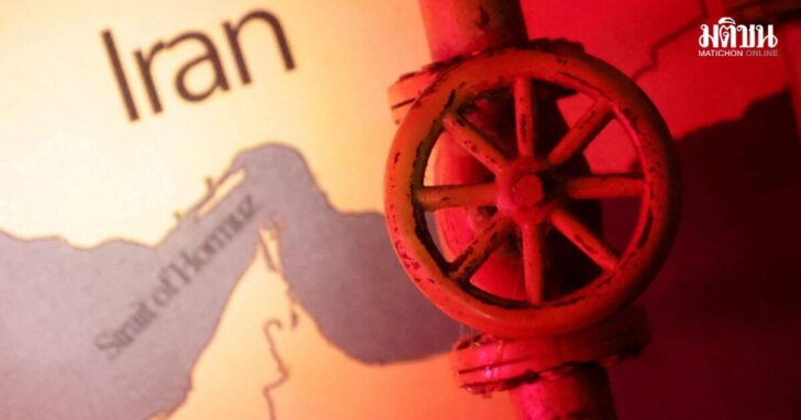 FILE PHOTO: Illustration shows map showing the Strait of Hormuz, Iran and 3D printed oil pipeline