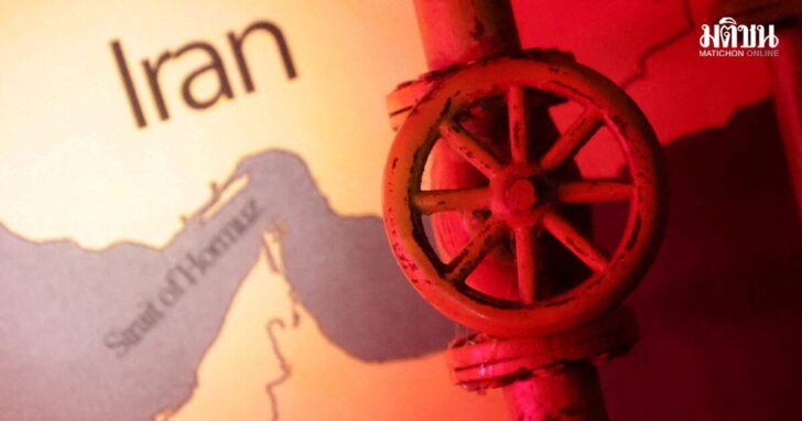 FILE PHOTO: Illustration shows map showing the Strait of Hormuz, Iran and 3D printed oil pipeline
