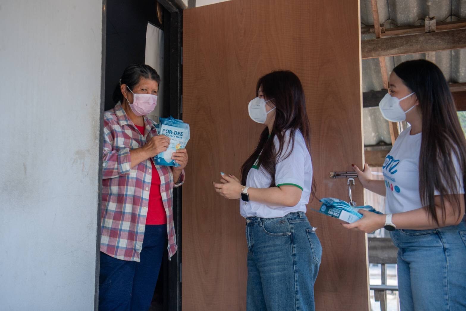 “ซีพีอาสา” มอบหน้ากากสู้วิกฤตฝุ่น เคียงข้างชุมชนเชียงใหม่