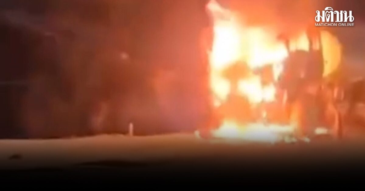 กลุ่มคนร้ายบุกจับคนงานมัดมือมัดเท้า ในจ.นราธิวาส ก่อนจุดไฟเผารถเครื่องจักรหนัก 4 คันรวด