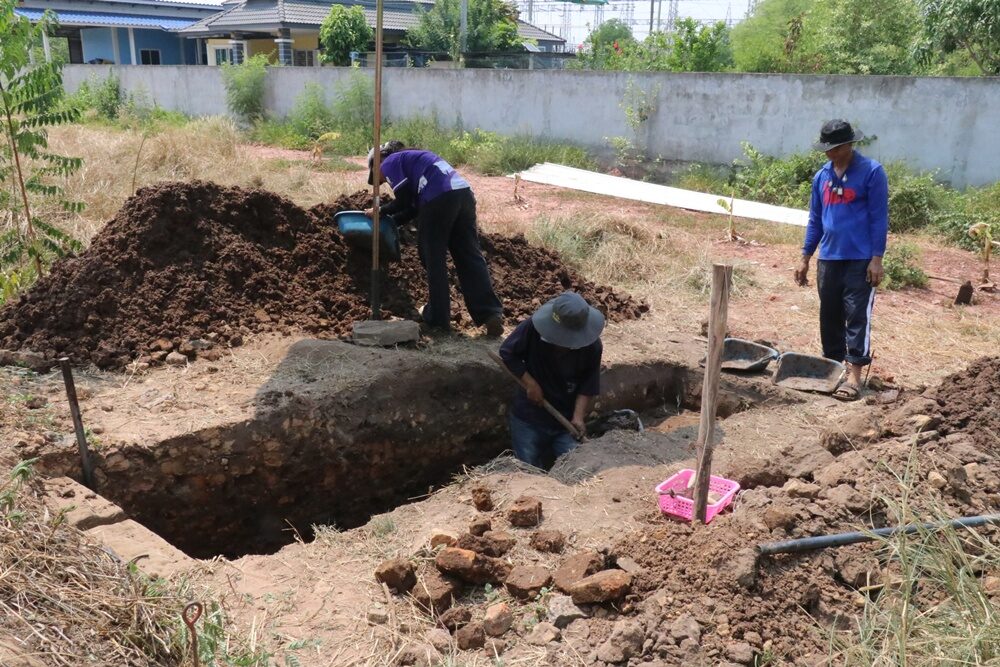 ขุดเจอปราสาทขอมโบราณ