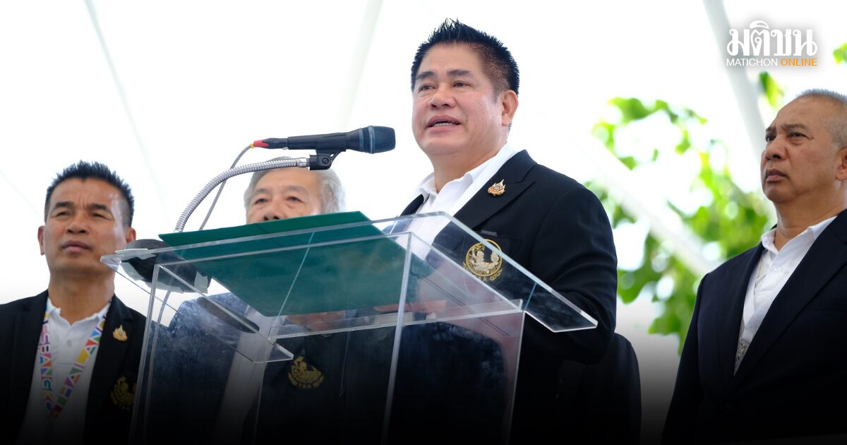 เงือก-ฉลามกว่าพันคนร่วมชิงชัยว่ายน้ำประเทศไทย ธรรมนัสชี้ไม่ได้เป็นรัฐบาลมีเวลาดูแลกีฬามากขึ้น