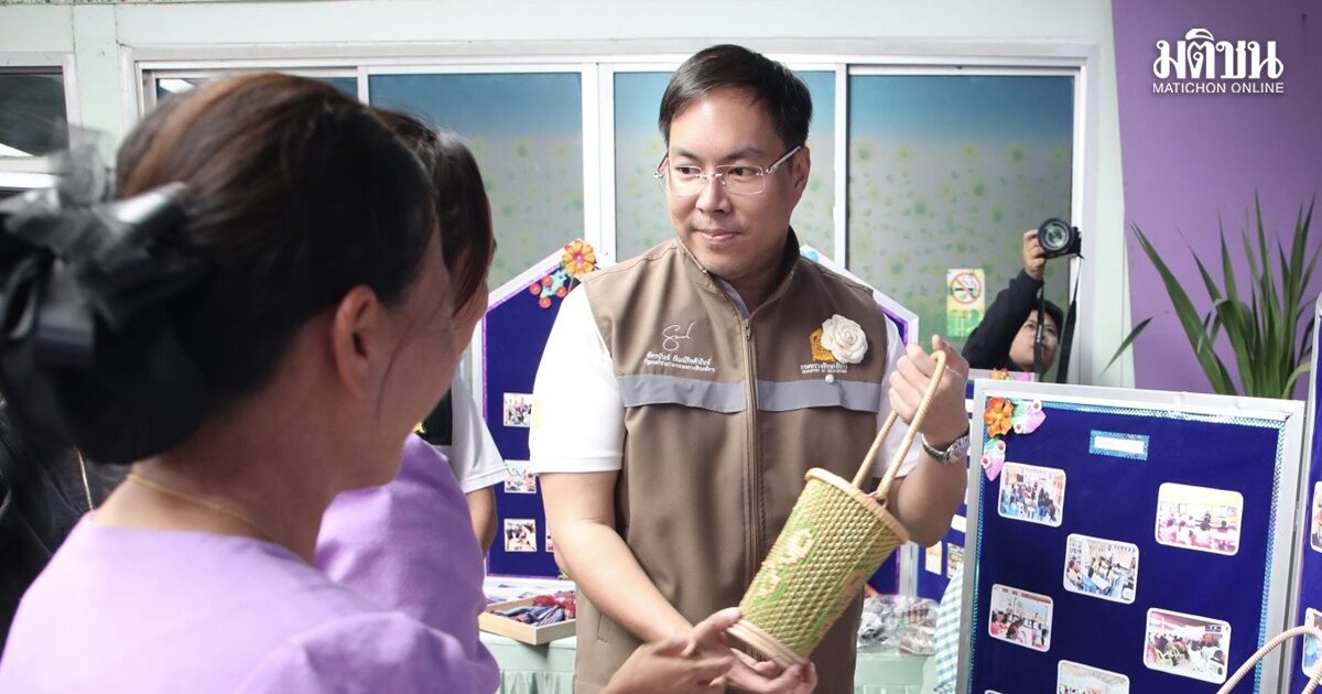 อัครนันท์ บุกอีสาน เร่งฟื้นฟู รร.โดนพายุถล่ม พร้อมผลักดันงบปี 70 เพิ่ม 4 พันล้านยกระดับ สกร.ยุคใหม่