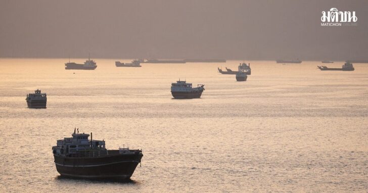 Ships and boats in the Strait of Hormuz, Musandam