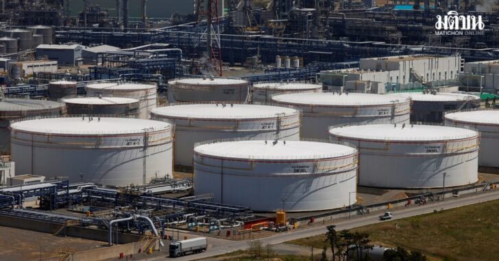 Oil storage tanks at oil refining facilities at the Daesan petrochemical complex, close to Daesan port in Seosan
