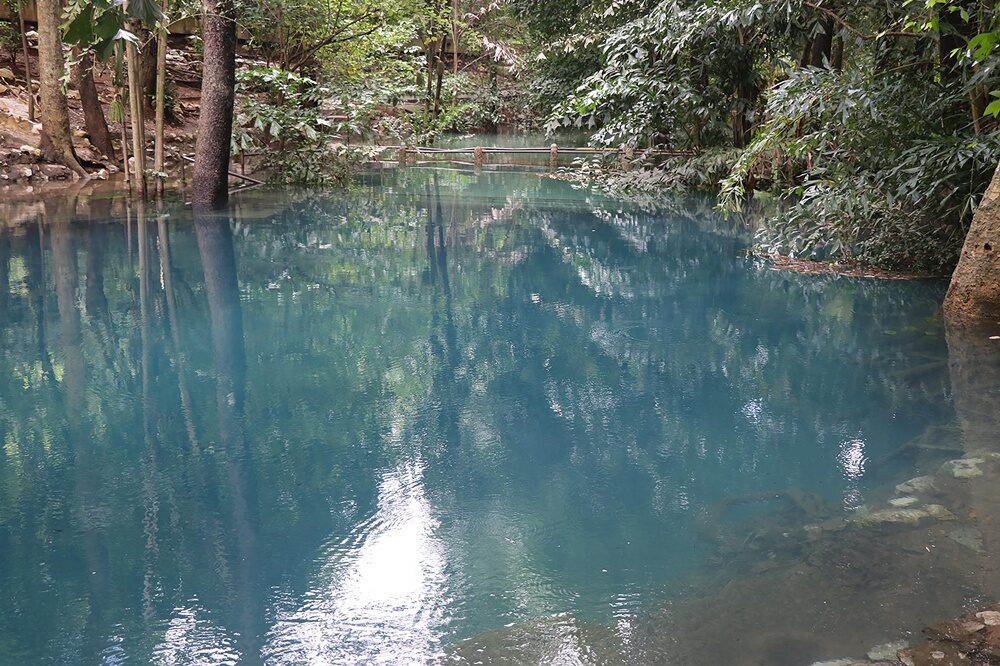 น้ำผุดธรรมชาติเขาใหญ่
