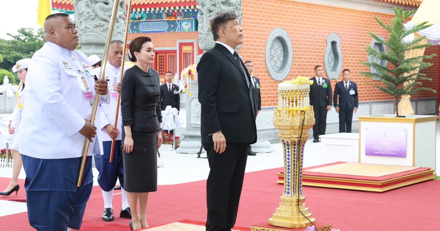ในหลวง-พระราชินี ทรงเปิดอาคารศาลเจ้าไต้ฮงกงหยกขาว เฉลิมพระเกียรติ 72 พรรษา