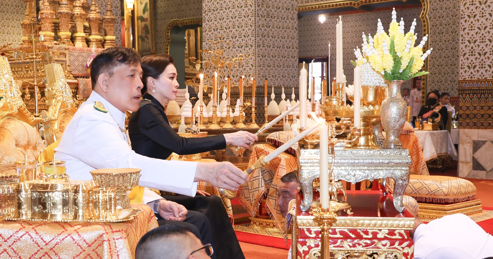 ในหลวง-พระราชินี ทรงบำเพ็ญพระราชกุศลทักษิณานุปทานในการพระราชพิธีฉัตรมงคล 2569