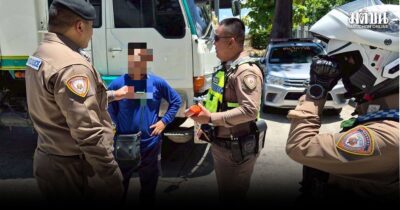 รถบรรทุกกระบะดัมพ์ค้าง