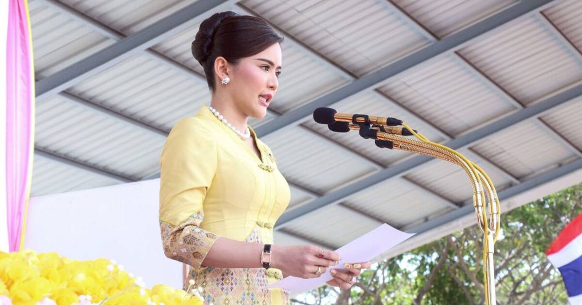 ยินดี พลโทหญิง ท่านผู้หญิงอรอนงค์ ได้รางวัลศิษย์เก่าดีเด่น ‘เพชรพลบดี’ มหาวิทยาลัยการกีฬาแห่งชาติ