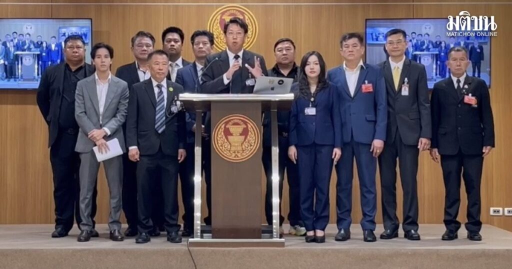 คริส แฉต่อ ‘ระบบอากง’ ชี้งบ กทม.อาจถูกซอยหลบประมูล จ่อยื่น ป.ป.ช. เตือนมีสิทธิติดคุก-หลุดเก้าอี้