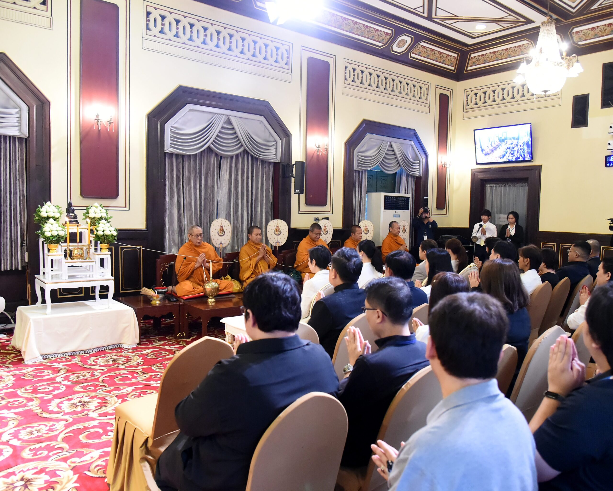 ทำบุญตึกนารีสโมสร