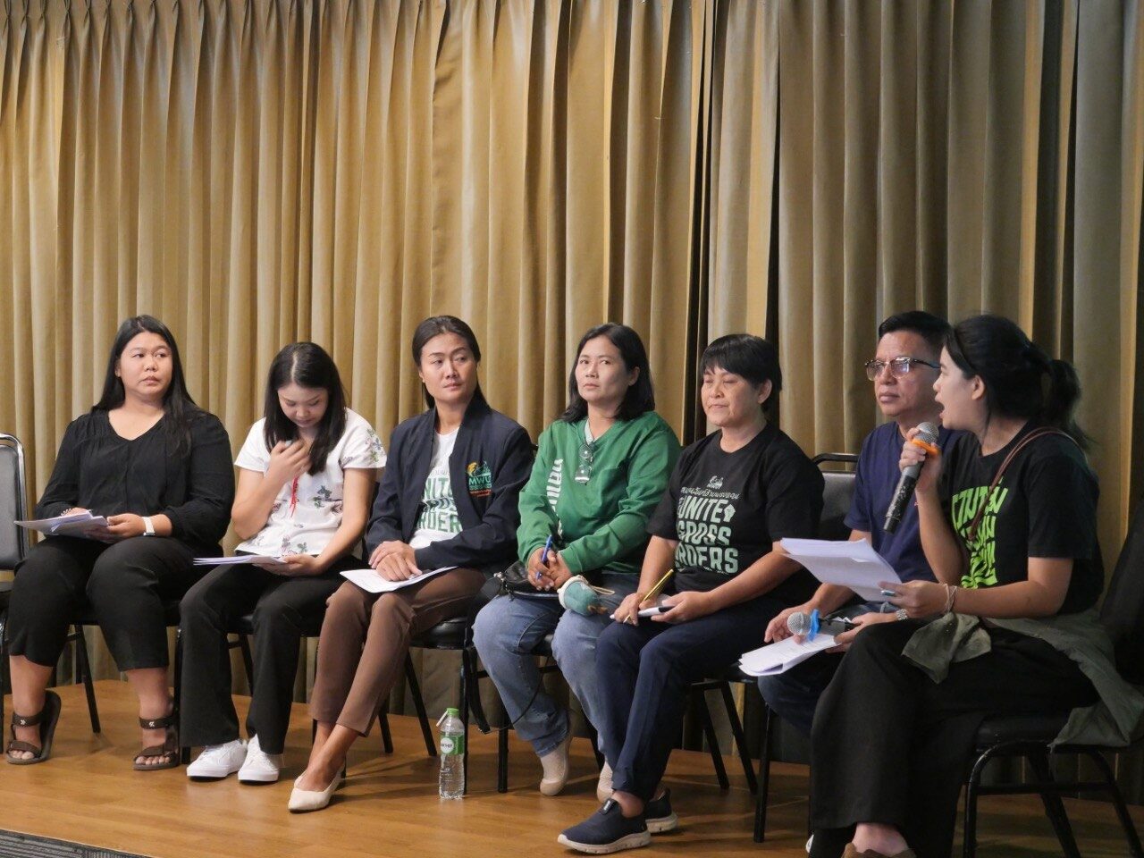 ฟ้องปิดปาก 
