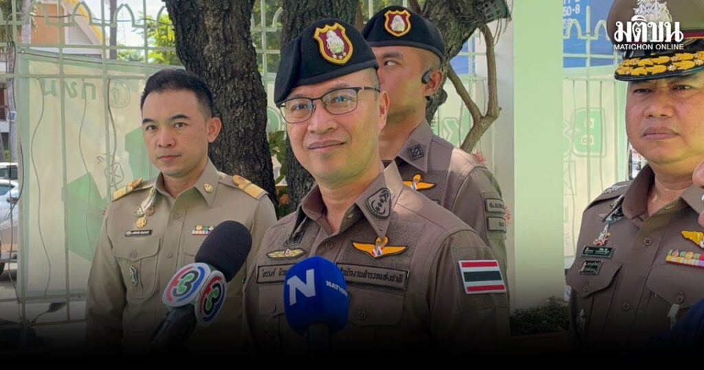 โฆษกตร. ตรวจหน่วยเลือกตั้งวัดตรีทศเทพ จับตา 12 เขตแข่งขันสูง ชวนปชช.ออกมาใช้สิทธิ