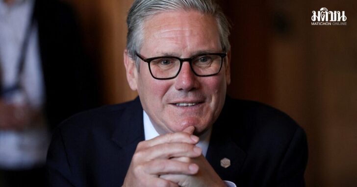 FILE PHOTO: Report says UK PM Starmer ready to quit, but source says he is still focused on the job