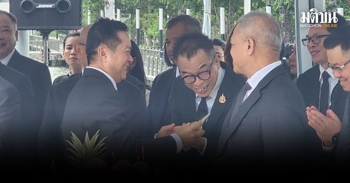 กกต.จัดงานครบรอบ 28 ปี ชูสโลแกนใหม่ เลือกตั้งโปร่งใส หัวเราะลั่น แสวงขอน้ำมนต์ไปอาบ