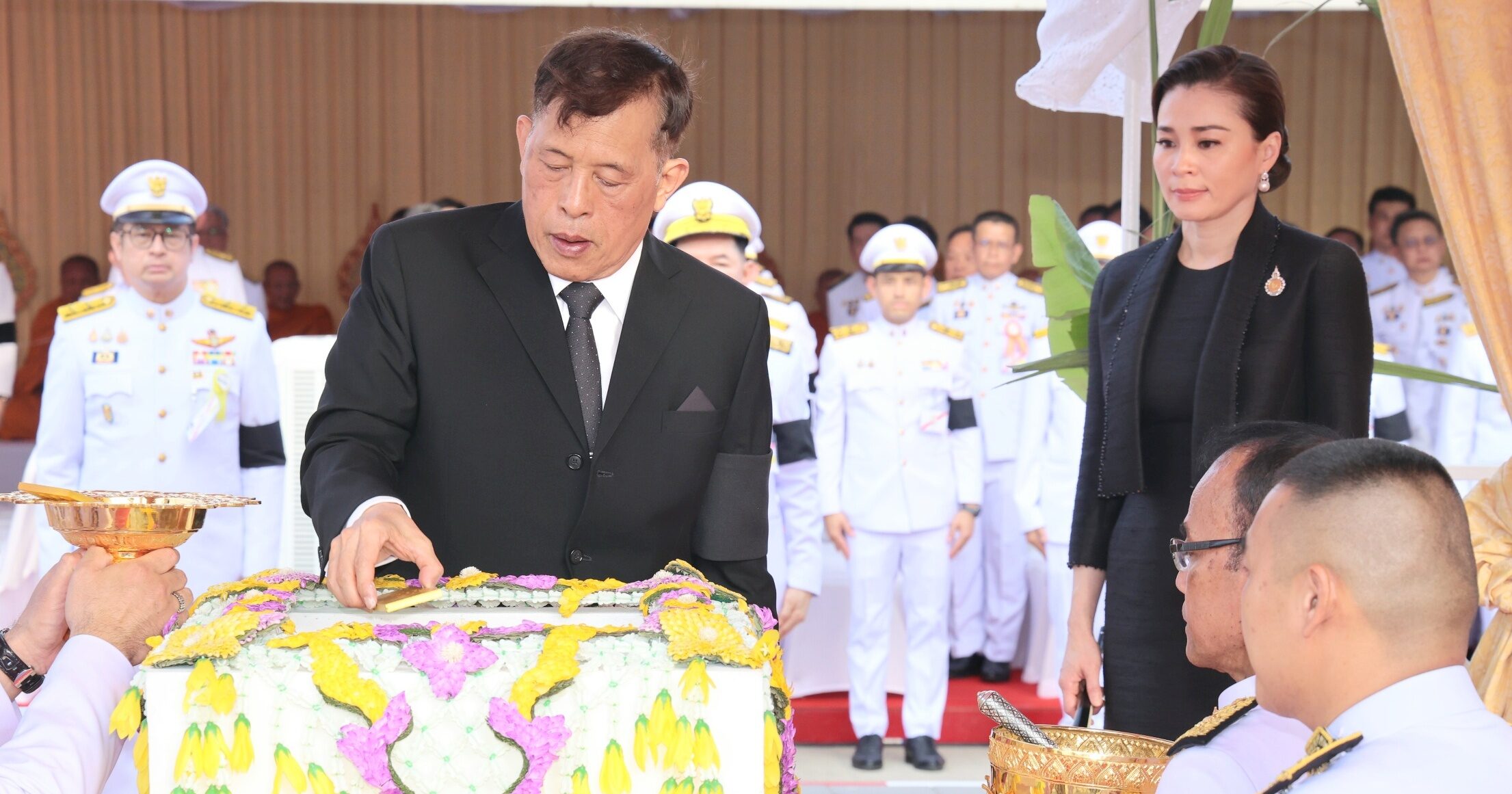 ในหลวง-พระราชินี ทรงเปิดอาคารที่ทำการศาลจังหวัดพระประแดง
