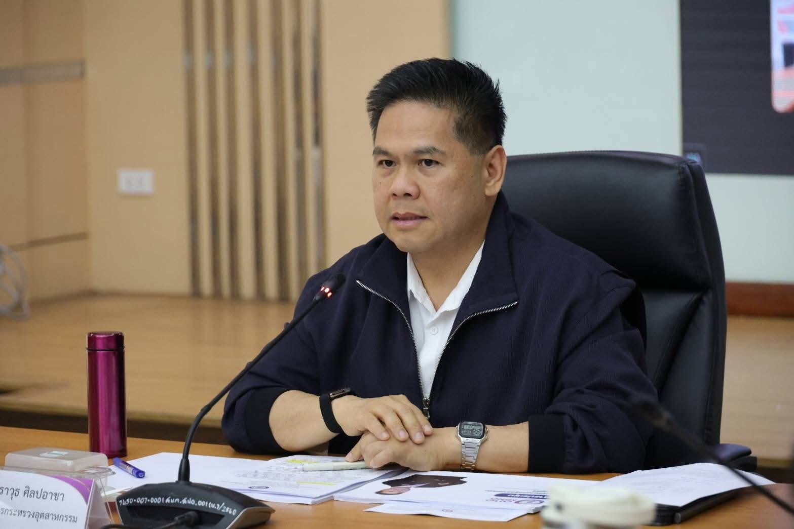 วราวุธ ศิลปอาชา รัฐมนตรีว่าการกระทรวงอุตสาหกรรม
