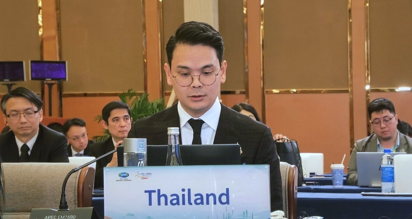 ไชยชนก ชิดชอบ รัฐมนตรีว่าการกระทรวงดิจิทัลเพื่อเศรษฐกิจและสังคม (ดีอี)