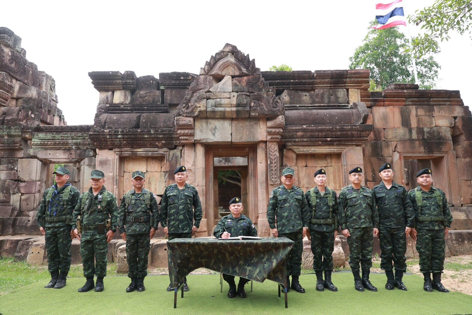ทหาร