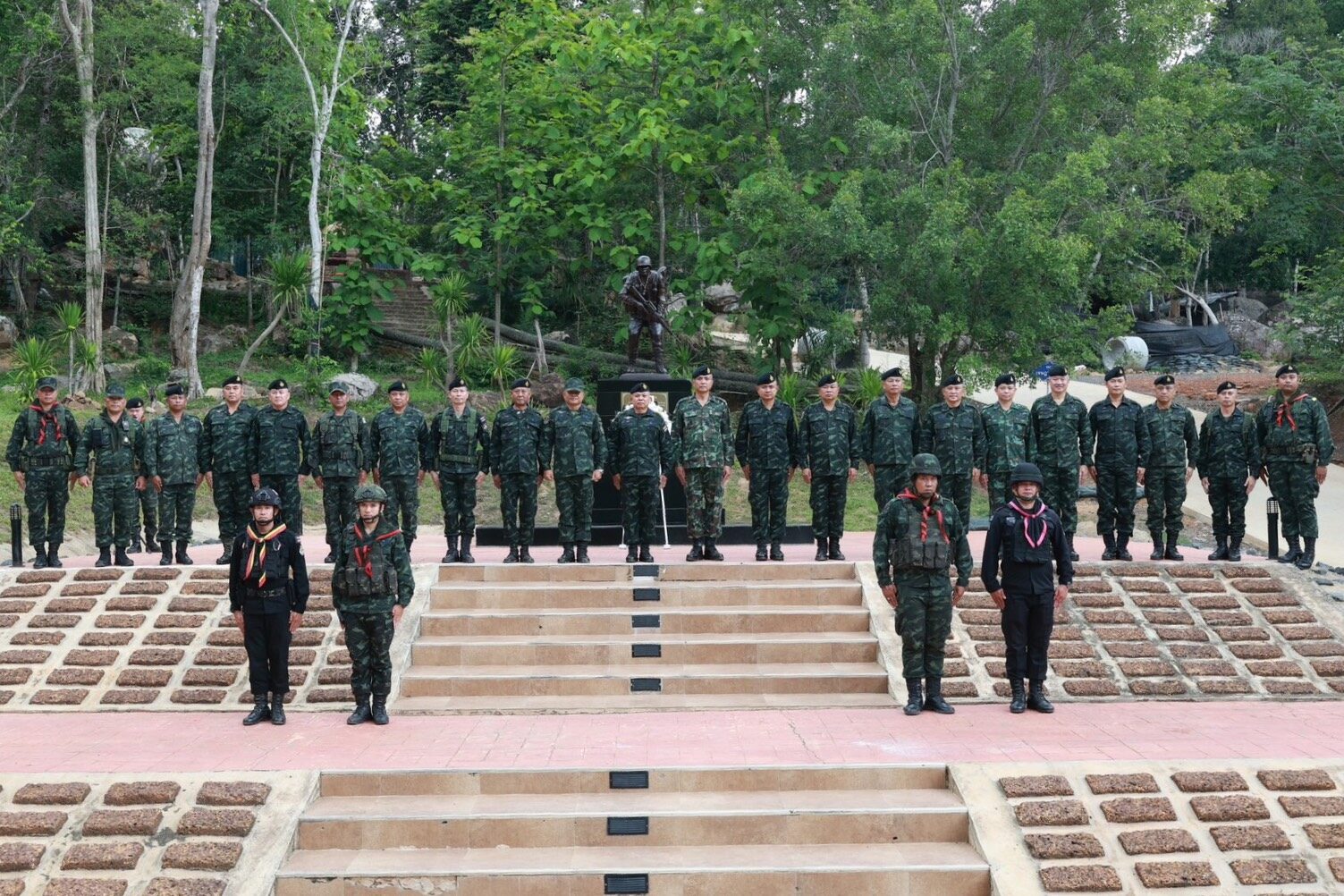 ทหาร