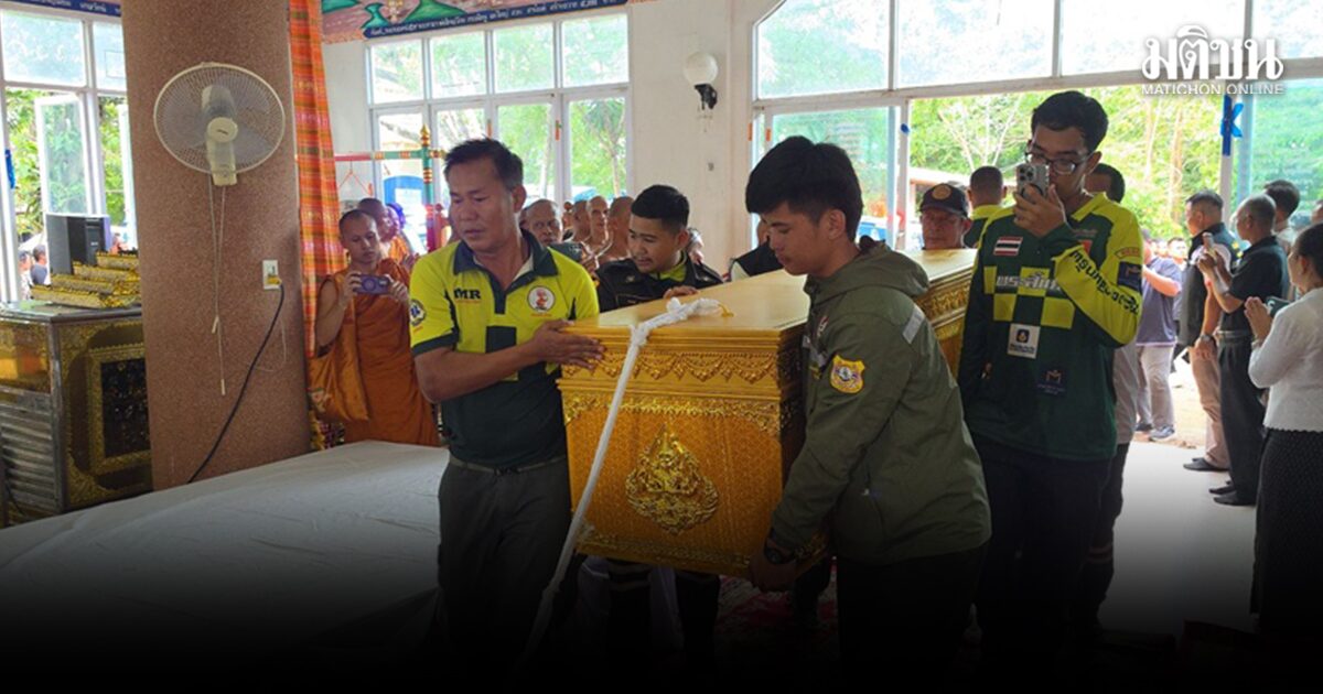 อุบลฯ รับร่างพระธุดงค์ 7 รูป เหยื่อกระบะพุ่งชน ประกอบพิธีบำเพ็ญกุศลศพ ที่วัดบ้านน้ำขุ่น