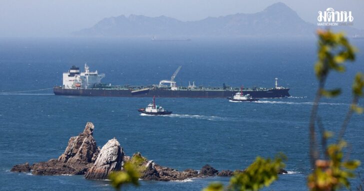 FILE PHOTO: Crude tanker ODESSA carrying UAE crude after passing through the Strait of Hormuz arrives in Seosan