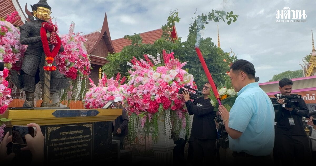 อนุทิน จุดธูปเลข ไหว้ท้าวเวสสุวรรณ เอาฤกษ์เอาชัย ชาวบ้านดีใจ บอกเจอนายกฯในดวงใจ