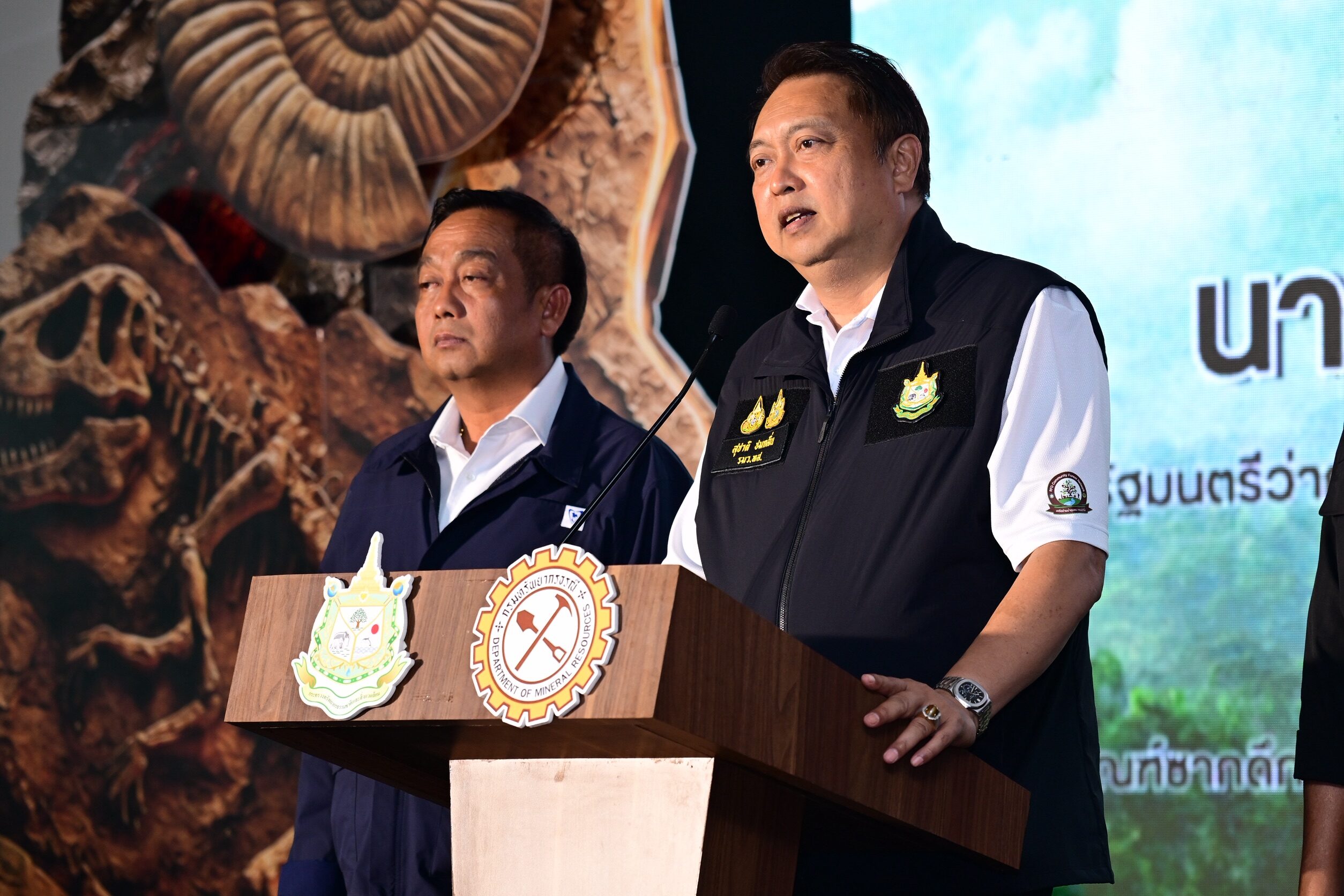 “รมว.สุชาติ” เปิดพิพิธภัณฑ์-สุราษฎร์ฯ ย้อนรอย 4,600 ล้านปี ชู “ห้องเรียนใหญ่ภาคใต้” ใช้ได้จริง