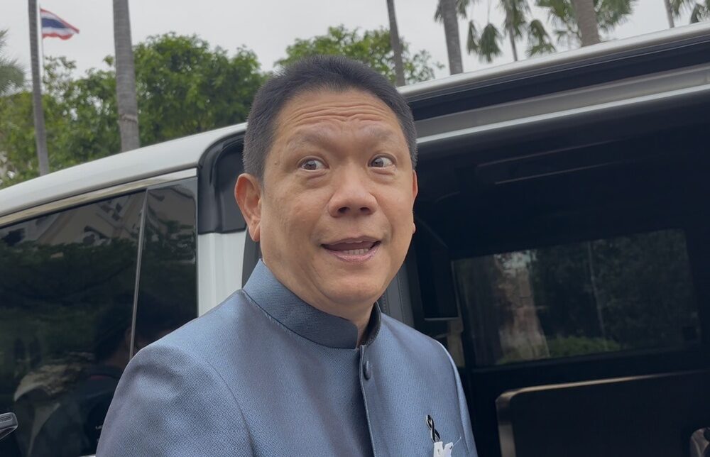 ลวรณ แสงสนิท