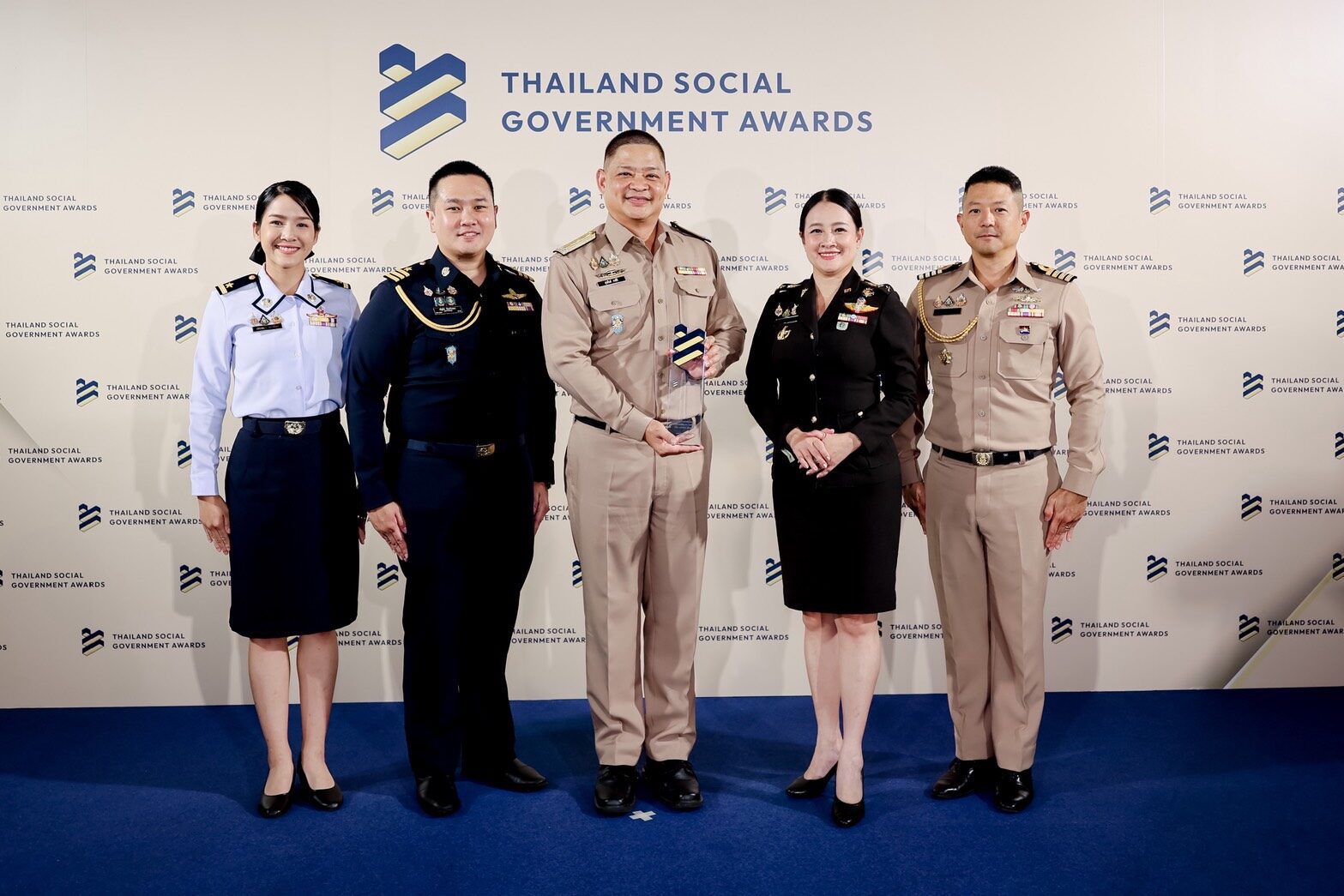 ‘กห.-เหล่าทัพ’ คว้ารางวัลด้านการสื่อสารภาครัฐบนโซเชียลมีเดีย โฆษกเม่น’ ย้ำมุ่งยกระดับให้ข้อมูล