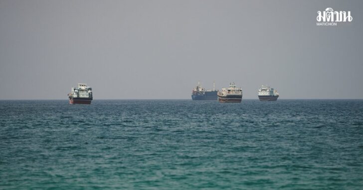 Vessels at the Strait of Hormuz, as seen from Musandam