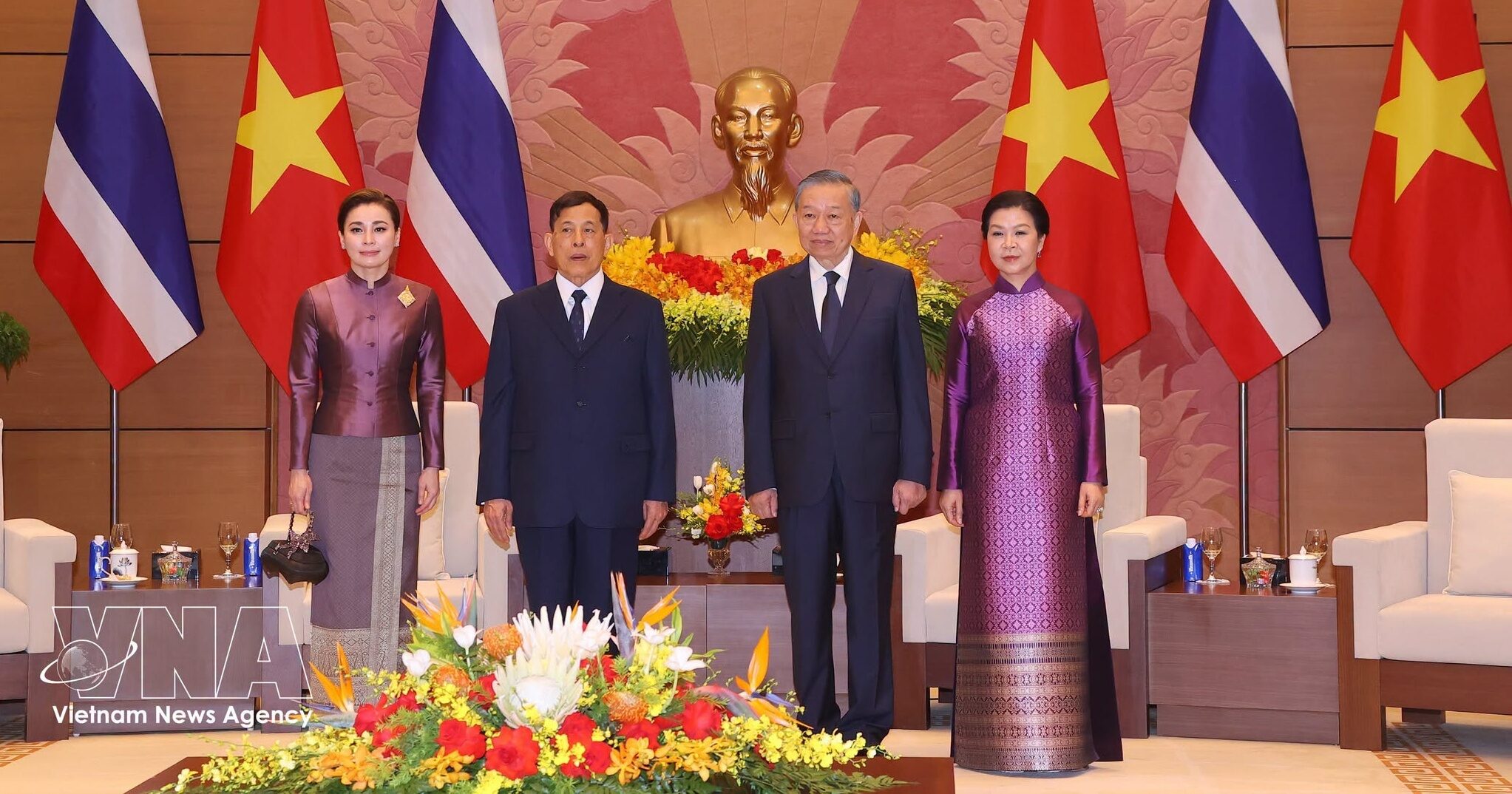 ในหลวง-พระราชินี ทรงพบ ‘โต เลิม’ เลขาธิการใหญ่พรรคคอมมิวนิสต์ เวียดนามจัดพิธีรับเสด็จสมพระเกียรติ