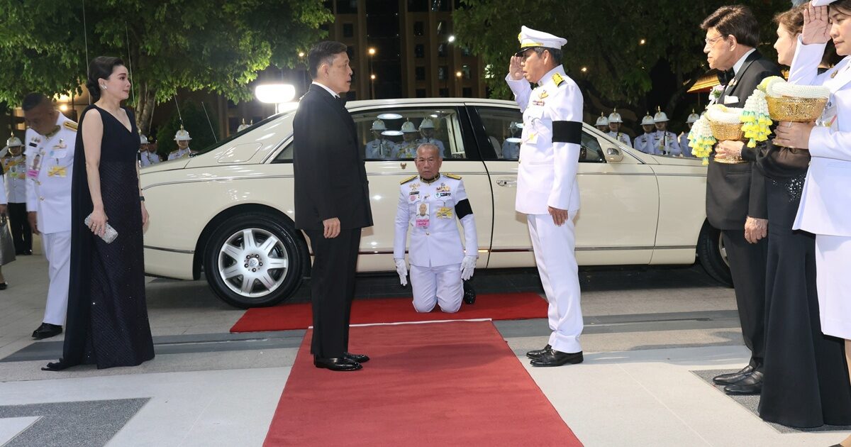 ในหลวง พระราชินี เสด็จฯ ทอดพระเนตรการแสดงบัลเลต์ ‘โรมิโอ แอนด์ จูเลียต’