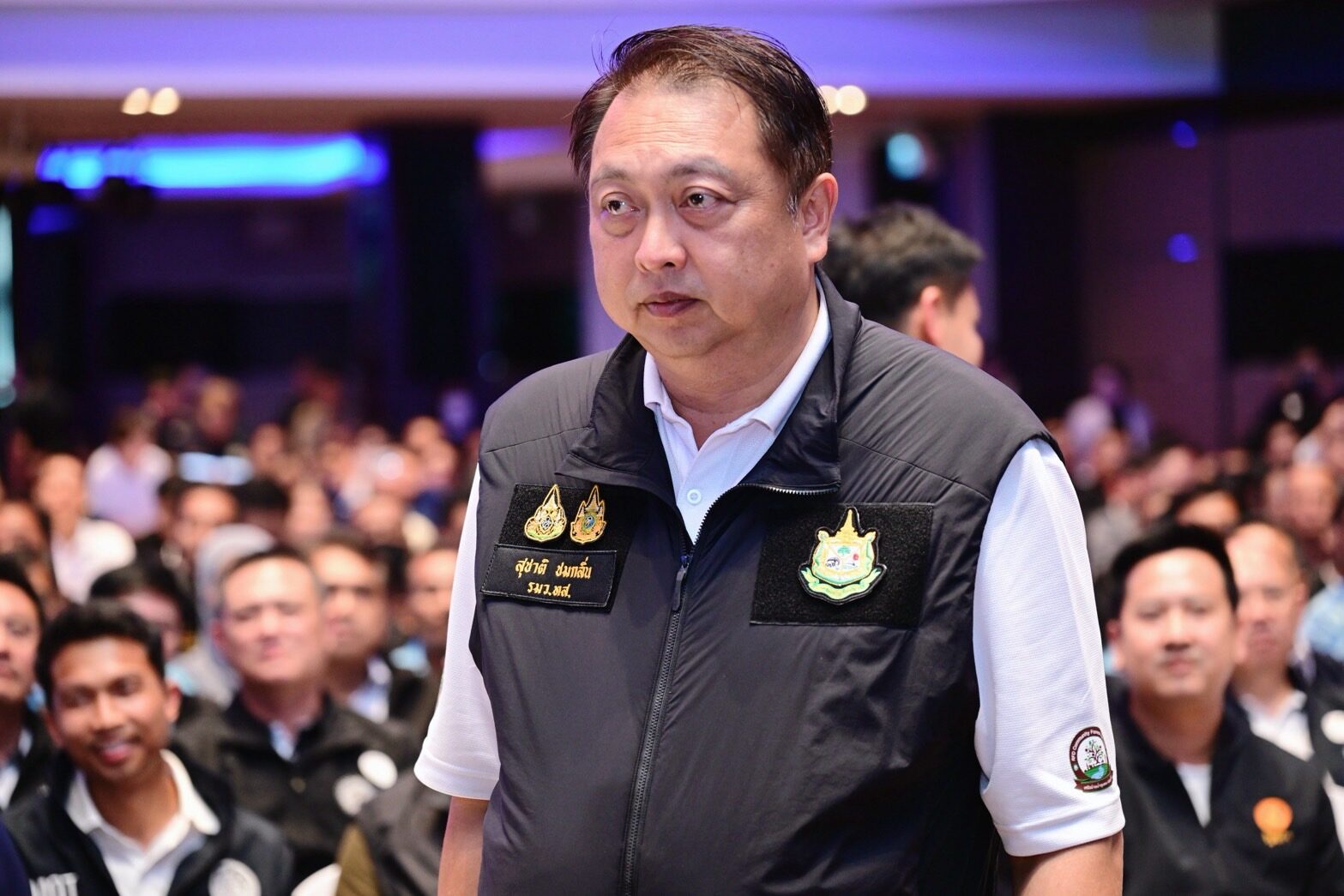 “รมว.สุชาติ” ลุยเชียงราย สนองนโยบาย “นายกฯ อนุทิน” ทลายโรงงานไม้เถื่อน กวาดล้างทุนข้ามชาติ